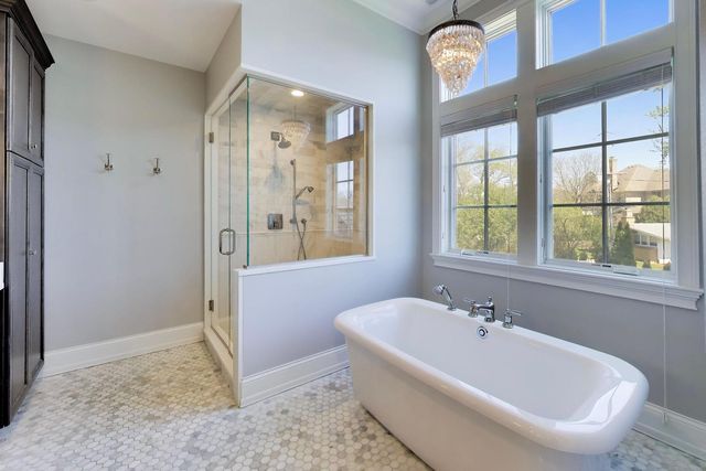 5557 S Stough Street, Hinsdale, IL 60521