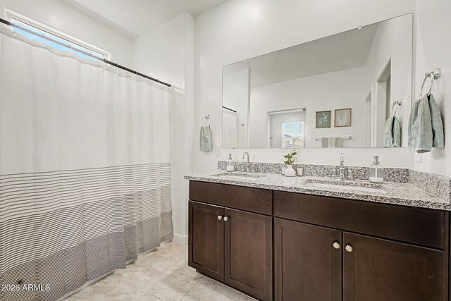 3229 W SHANLEY Avenue, Apache Junction, AZ 85120