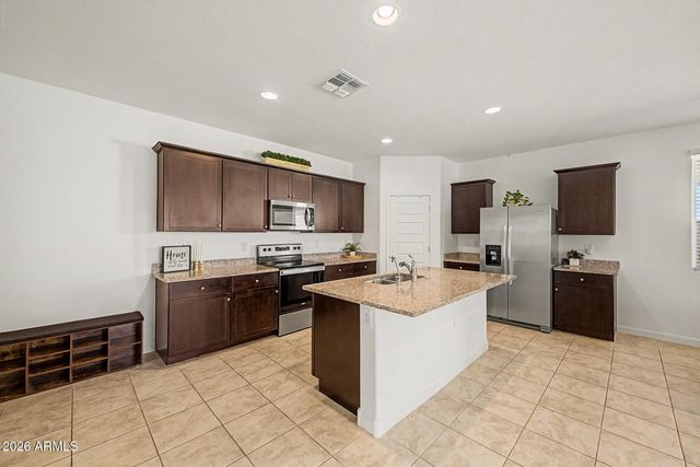 3229 W SHANLEY Avenue, Apache Junction, AZ 85120
