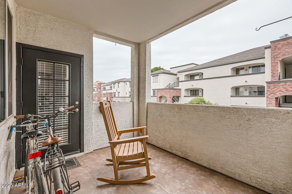 Image 9 of property listing at 3302 N 7TH Street 249, Phoenix, AZ 85014