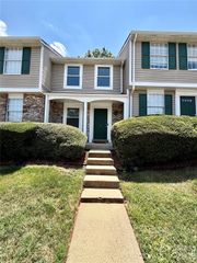9604 Vinca Circle E, Charlotte, NC 28213