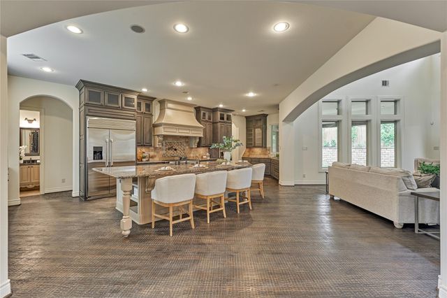 108 Evergreen Oak Drive, Conroe, TX 77384