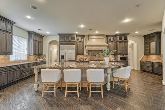 108 Evergreen Oak Drive, Conroe, TX 77384