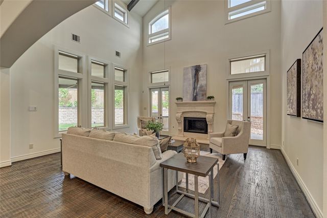 108 Evergreen Oak Drive, Conroe, TX 77384