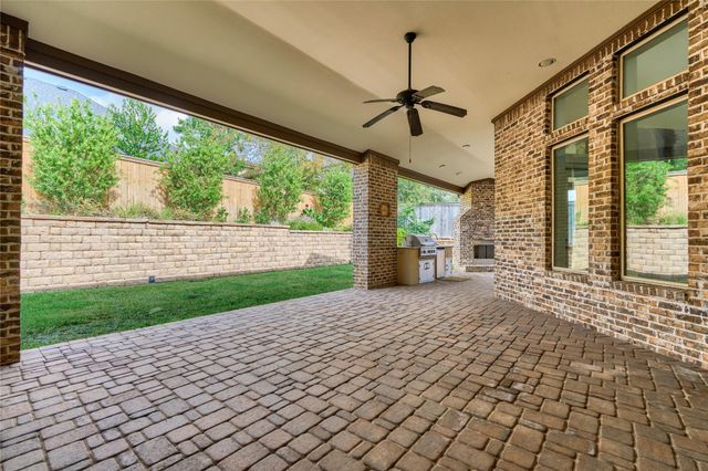 108 Evergreen Oak Drive, Conroe, TX 77384