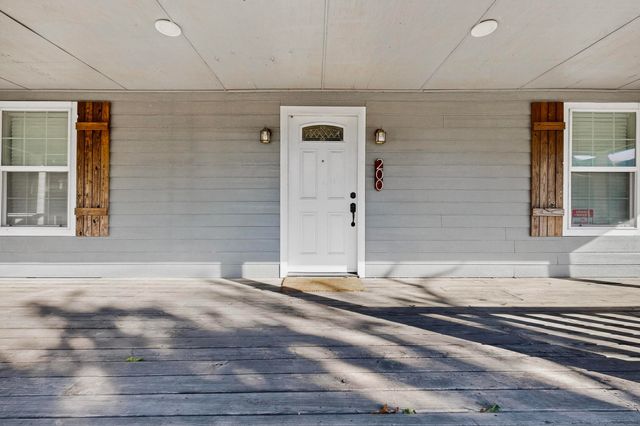 200 Dunn Street, Waxahachie, TX 75165