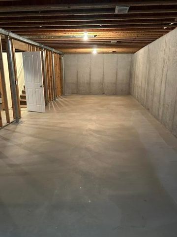 12727 104th, Grand Haven, MI 49417
