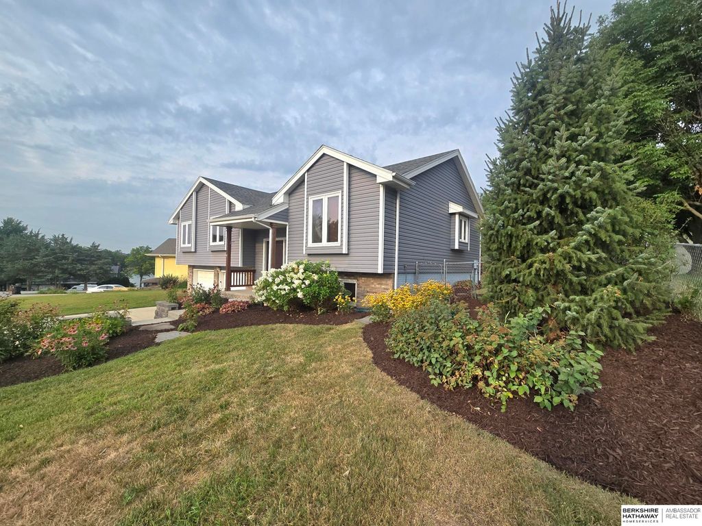 1533 TRUMBALL Terrace, Plattsmouth, NE 68048