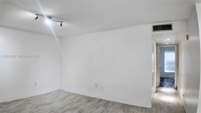 2138 SW 6th St 101, Miami, FL 33135