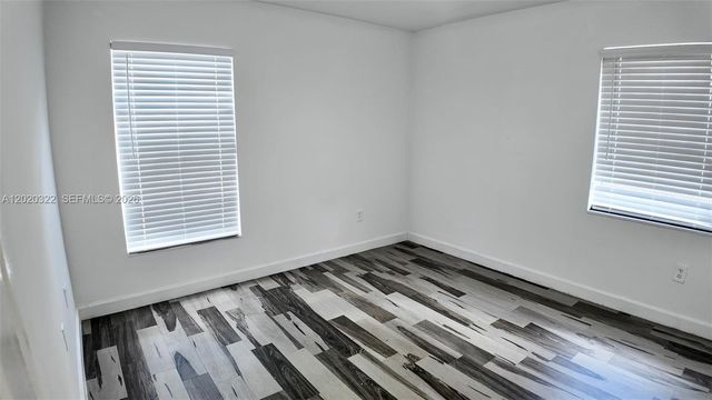 2138 SW 6th St 101, Miami, FL 33135