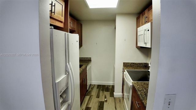 2138 SW 6th St 101, Miami, FL 33135