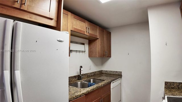 2138 SW 6th St 101, Miami, FL 33135