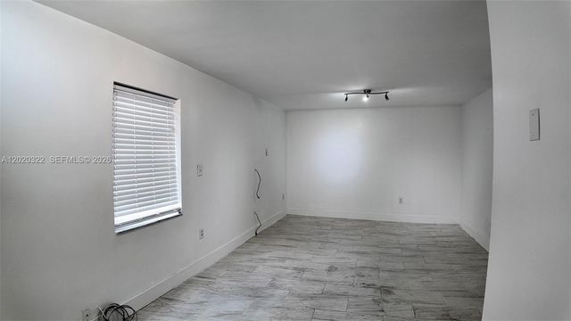 2138 SW 6th St 101, Miami, FL 33135