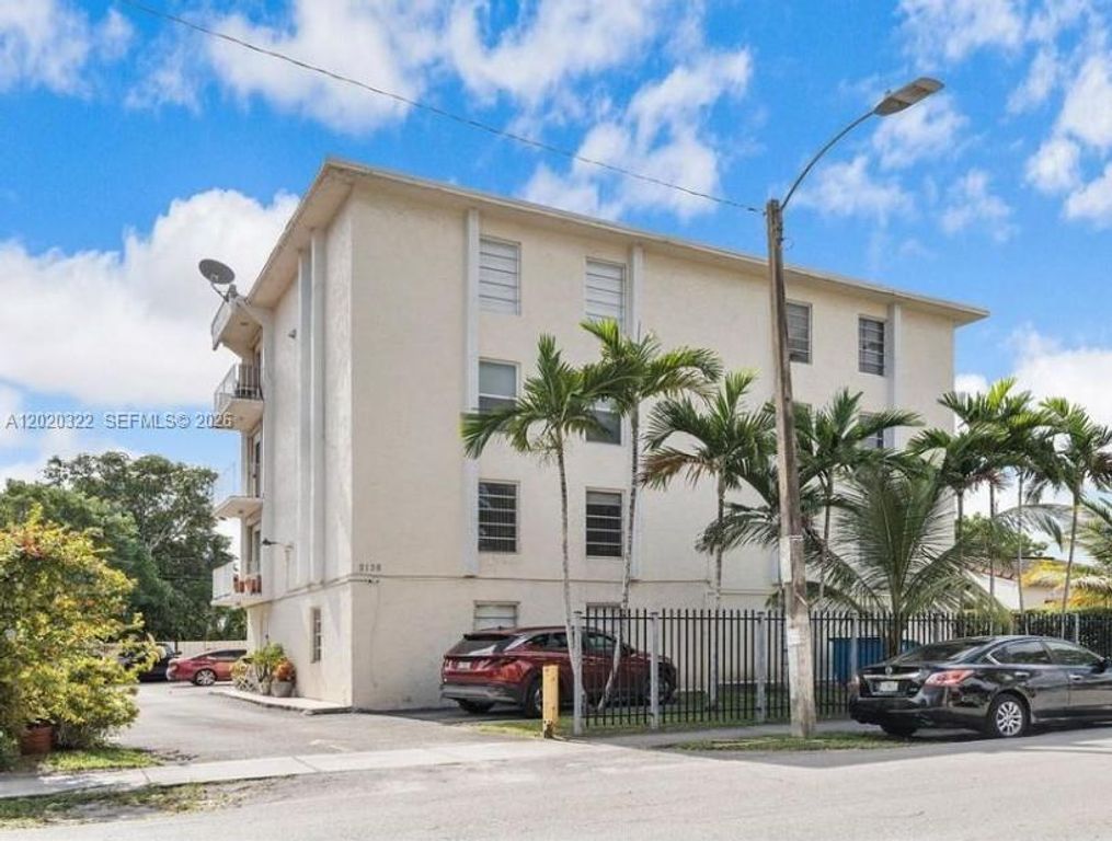 2138 SW 6th St 101, Miami, FL 33135