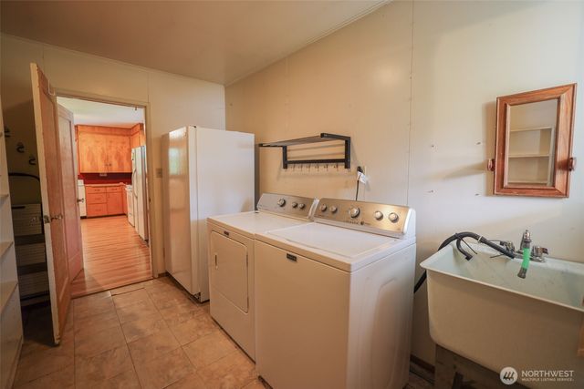 38013 US 2, Sultan, WA 98294