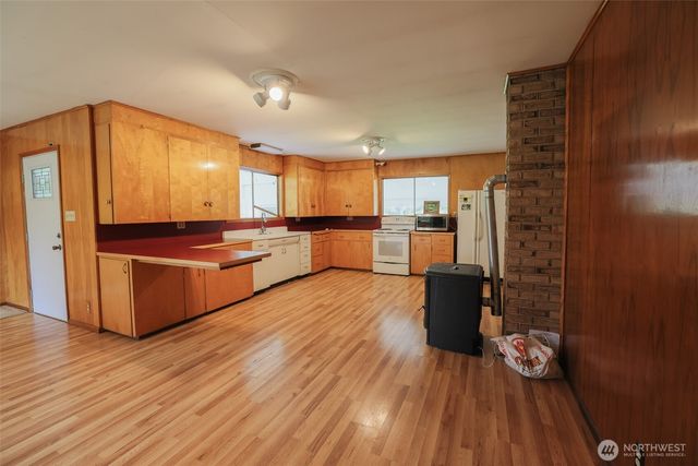 38013 US 2, Sultan, WA 98294