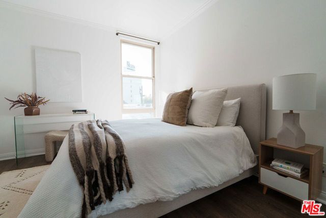 1110 Hacienda Place 207, West Hollywood, CA 90069
