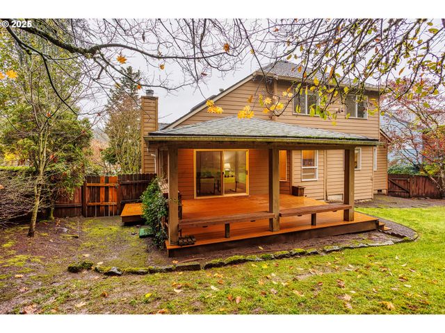 11544 Se HIGHLAND Loop, Clackamas, OR 97015