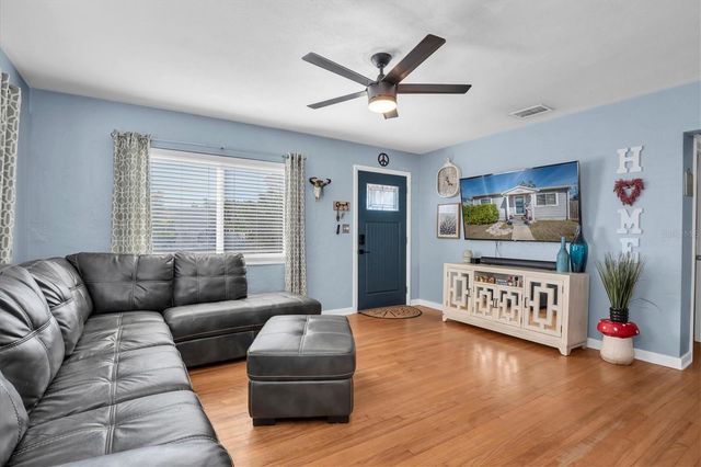 4929 36TH AVENUE N, St Petersburg, FL 33710