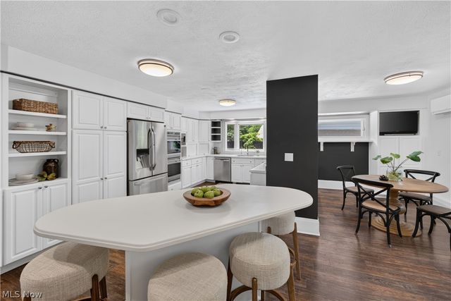 2228 Chatfield Drive, Cleveland Heights, OH 44106