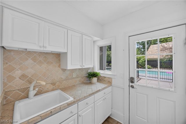 2228 Chatfield Drive, Cleveland Heights, OH 44106
