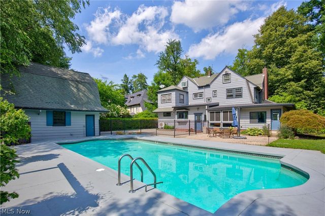 2228 Chatfield Drive, Cleveland Heights, OH 44106