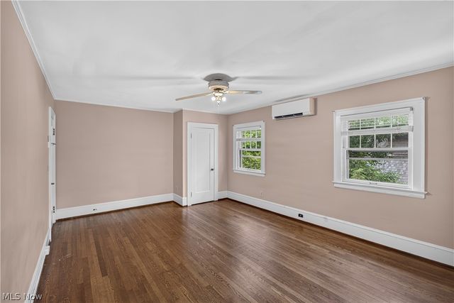 2228 Chatfield Drive, Cleveland Heights, OH 44106