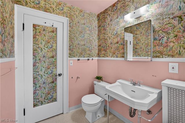 2228 Chatfield Drive, Cleveland Heights, OH 44106