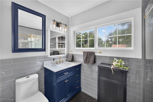 2228 Chatfield Drive, Cleveland Heights, OH 44106