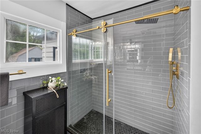 2228 Chatfield Drive, Cleveland Heights, OH 44106
