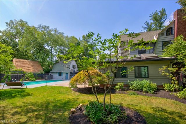 2228 Chatfield Drive, Cleveland Heights, OH 44106