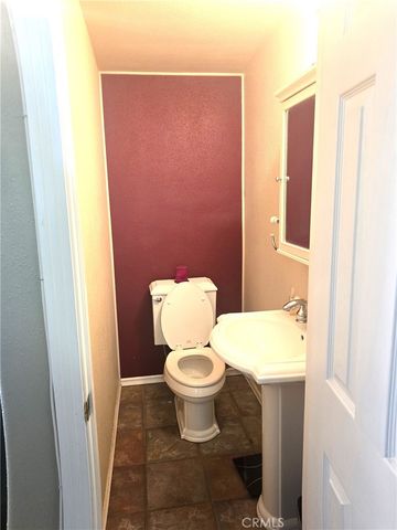 17500 Arminta, Northridge, CA 91325