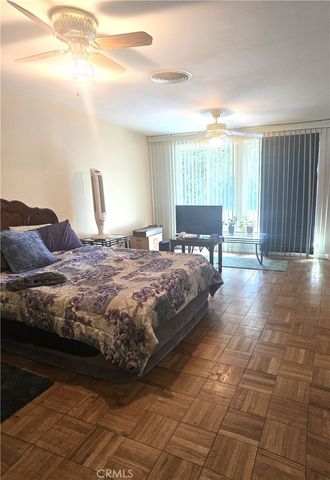 17500 Arminta, Northridge, CA 91325