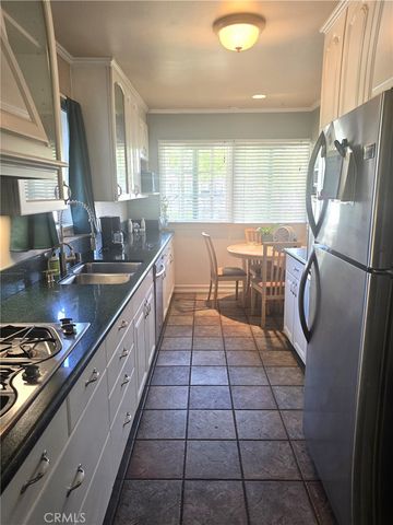17500 Arminta, Northridge, CA 91325