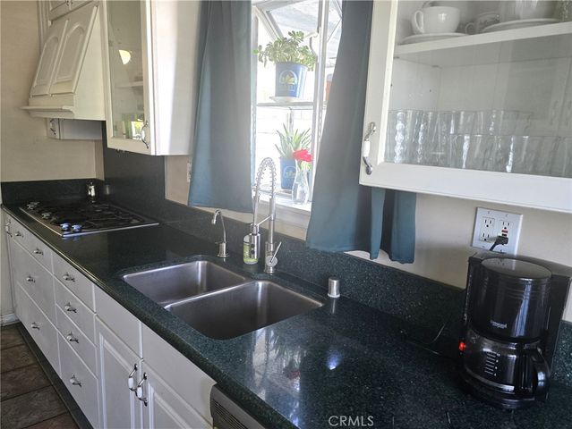 17500 Arminta, Northridge, CA 91325