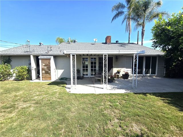 17500 Arminta, Northridge, CA 91325
