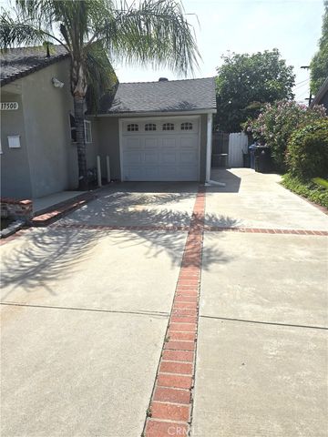 17500 Arminta, Northridge, CA 91325