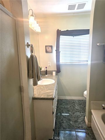 17500 Arminta, Northridge, CA 91325
