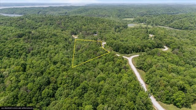 211 Minnow Rd, Waverly, TN 37185
