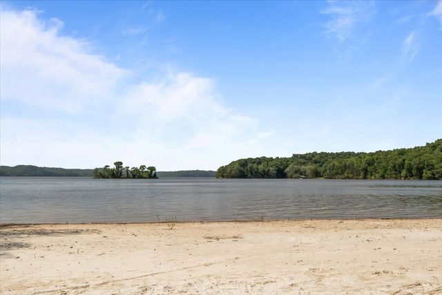 211 Minnow Rd, Waverly, TN 37185