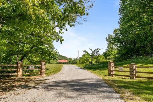 211 Minnow Rd, Waverly, TN 37185