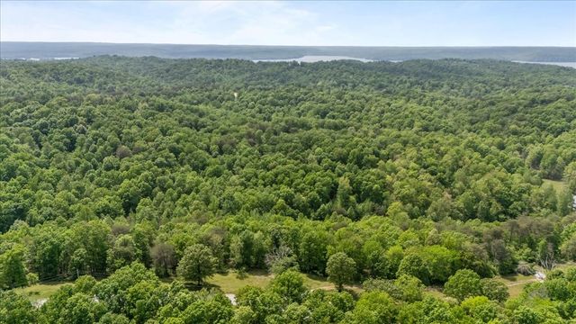 211 Minnow Rd, Waverly, TN 37185