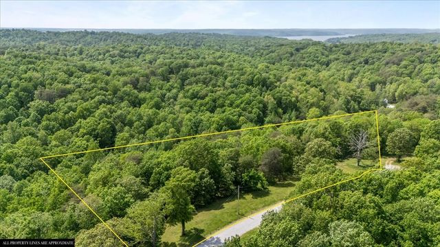 211 Minnow Rd, Waverly, TN 37185