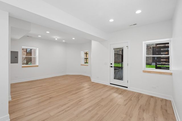 2647 W Walton Street 1, Chicago, IL 60622