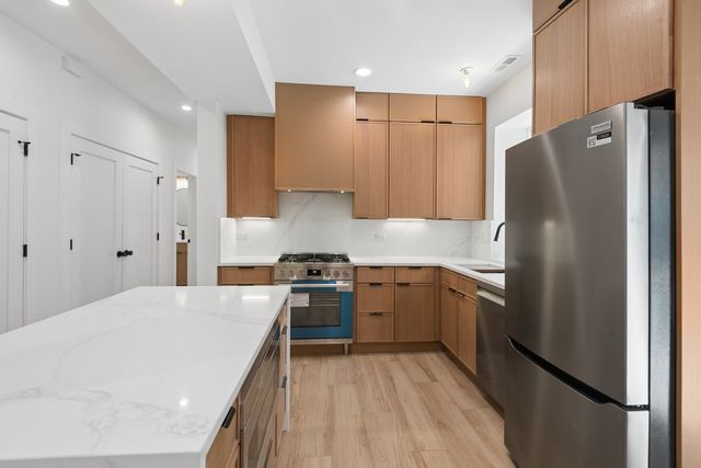 2647 W Walton Street 1, Chicago, IL 60622