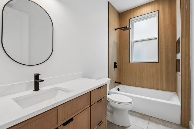 2647 W Walton Street 1, Chicago, IL 60622