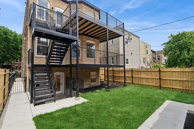 2647 W Walton Street 1, Chicago, IL 60622