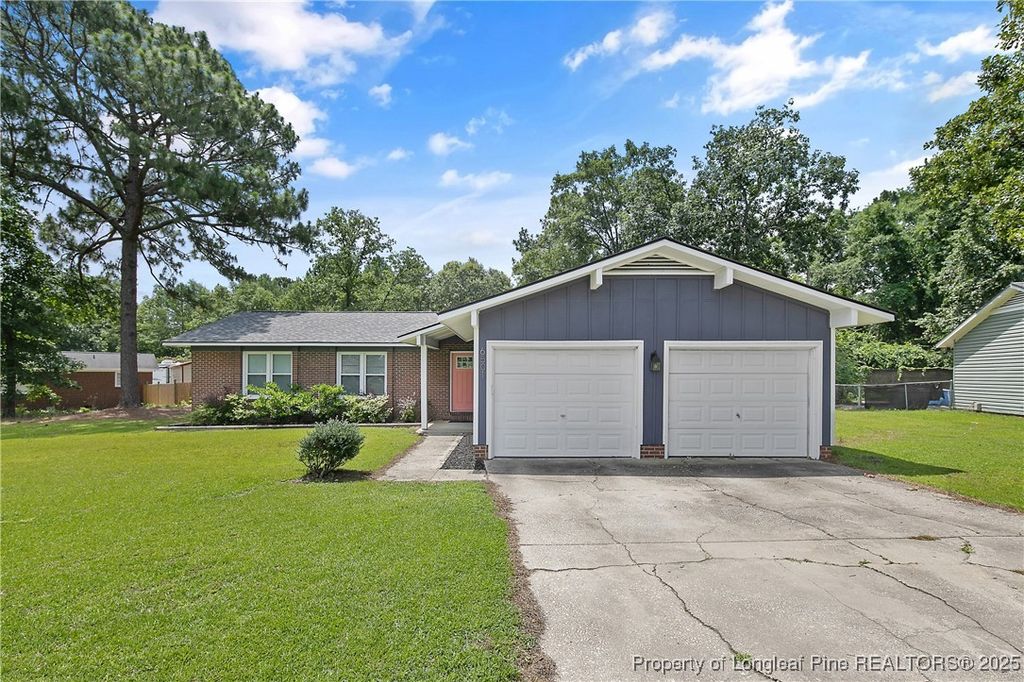 6501 Senator Drive, Fayetteville, NC 28304