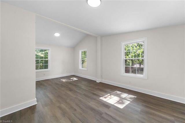 1037 Madison Avenue, Winston-salem, NC 27103