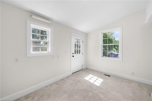 1037 Madison Avenue, Winston-salem, NC 27103